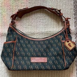Dooney & Bourke Shoulder bag 💚